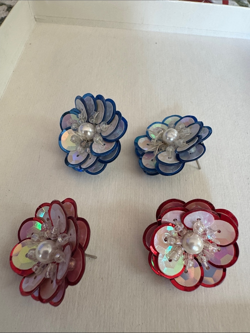 Vintage 2 sets of Floral Sequin Pearl Stud Earrings - Blue & Red